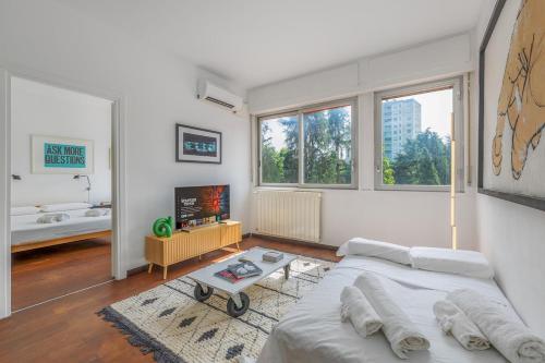 2 min to Metro, 8 min to RHO Fiera, Air Conditioning