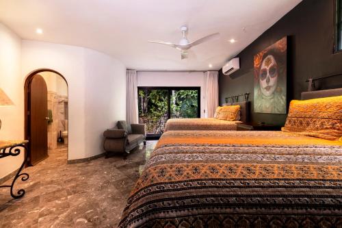 Postel nebo postele na pokoji v ubytování Casa Carmen Zona Romantica, 2BD, 3 bath condo