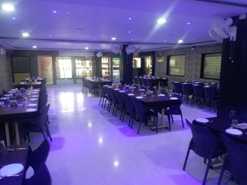 Restaurace v ubytování Hotel Radha Krishna