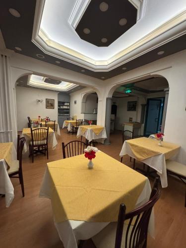 Εστιατόριο ή άλλο μέρος για φαγητό στο S Çelik Royal Otel