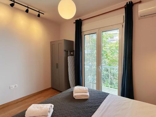 Solvy Poseidonos Beachfront Suite-Direct to Airport & City Center & Piraeus Port