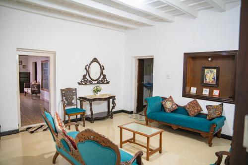 Posezení v ubytování Misty Woods Homestay - Best homestay in Chikmagalur