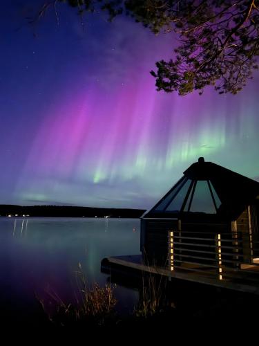 LakeLodge Kiehinen & Igloos