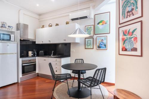 Modernist apartment in the best location, Eixample