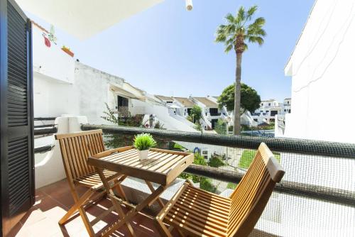 B12 - Sun Apartment