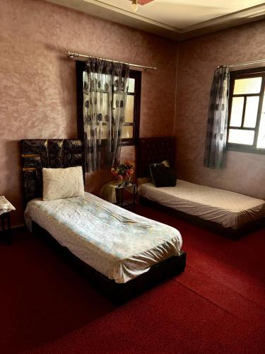Una cama o camas en una habitación de luxery