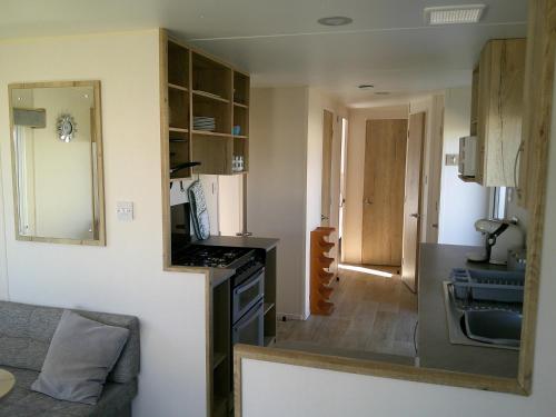 Гостиная зона в Kingfisher Ingoldmells Merlin III 8 Berth Central Heated