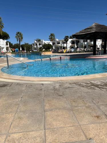 Bazén v ubytování MyInzu - Club Albufeira Village Garden nebo v jeho okolí