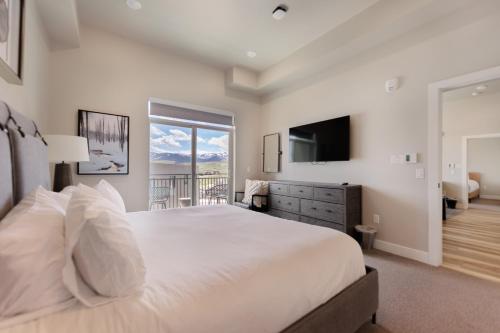 Φωτογραφία από το άλμπουμ του 2 Bedroom 2 BATH Condo with Pool, Sauna, Views & MORE σε Heber City