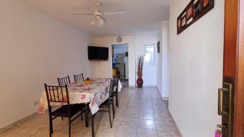 Μια τηλεόραση ή/και κέντρο ψυχαγωγίας στο Apartamento Catamarca 9 de julio