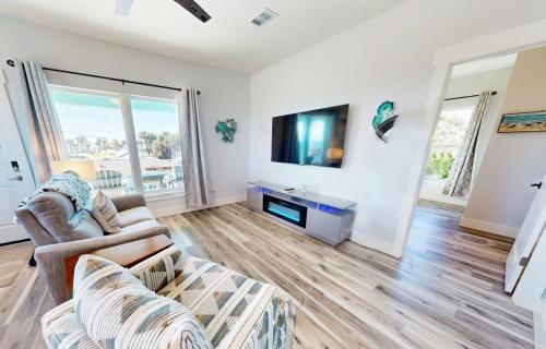 Φωτογραφία από το άλμπουμ του Couple's Getaway, 1st- floor suite w/ ocean views, beautiful sunrises, patio, AC σε Flagler Beach