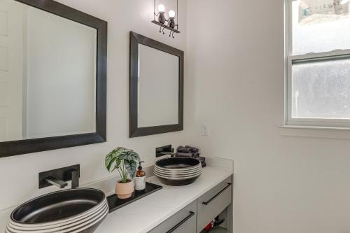 Φωτογραφία από το άλμπουμ του Luxe Retreat with Patio and Fenced Yard in Waxahachie! σε Waxahachie
