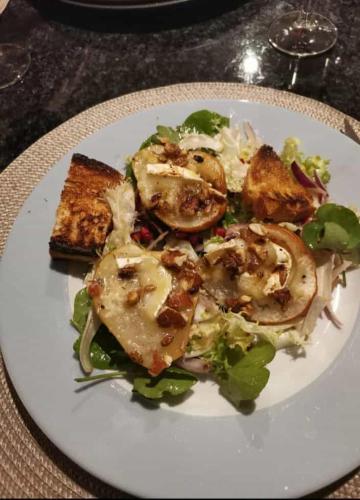 Makanan di atau berdekatan homestay
