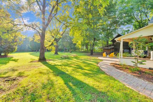 Κήπος έξω από το Eclectic 1906 Farmhouse 2 Acres Hammocks & Charm