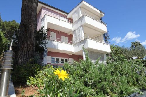 Apartments Adrian