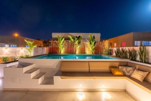 Luxury Villa - Sunset Rooftop - Heated Pool - Outdoor Kitchen - Airconditioned