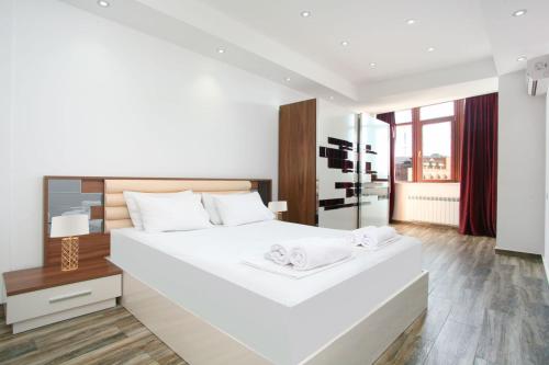 Кровать или кровати в номере Fresh & Stylish 2 BD, 2 Baths! Closest to Center!