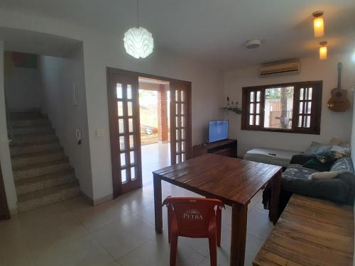 Quarto para casal em Goiânia setor Jaóにあるシーティングエリア