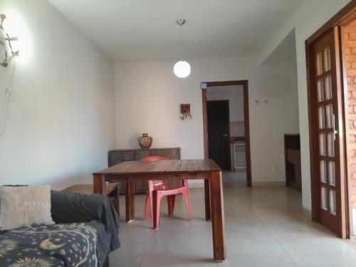 ゴイアニアにあるQuarto para casal em Goiânia setor Jaóのギャラリーの写真