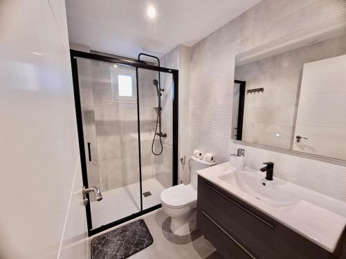 Amazing bright and recently remodeled apartment