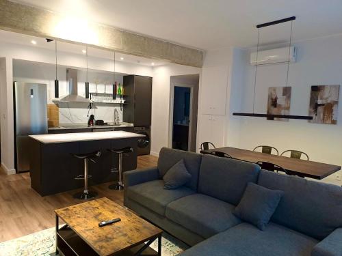 Amazing bright and recently remodeled apartment