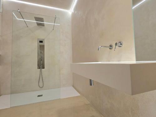 DUNE at Spanish Steps Luxury Apartment-Suite photo 26