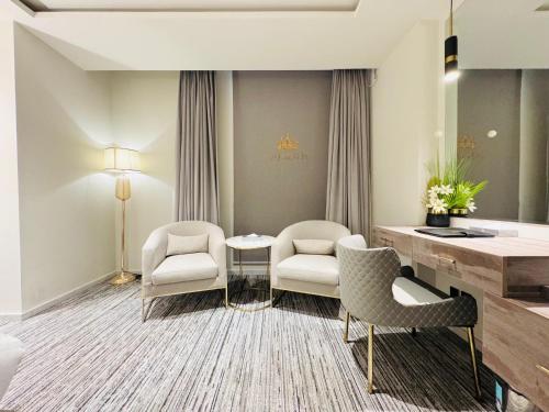 Χώρος καθιστικού στο TAJ Executive Hotel With Premium Services