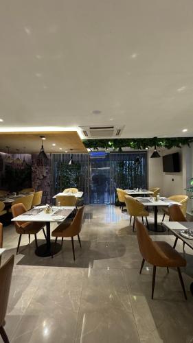Χώρος καθιστικού στο TAJ Executive Hotel With Premium Services