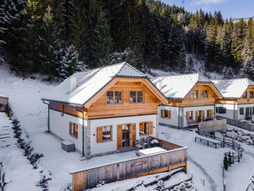 Ahorn Mountainlodge durante el invierno