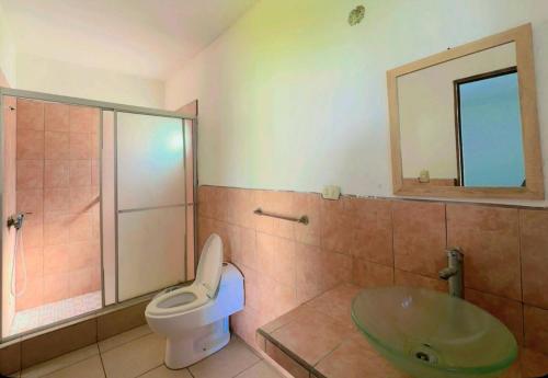 Ένα μπάνιο στο House Bahía