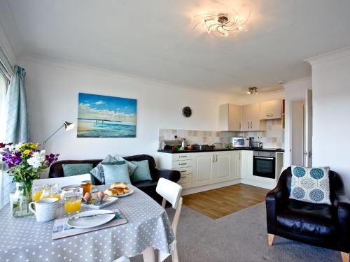 Η κουζίνα ή μικρή κουζίνα στο Turnstone - 2 Linden Court