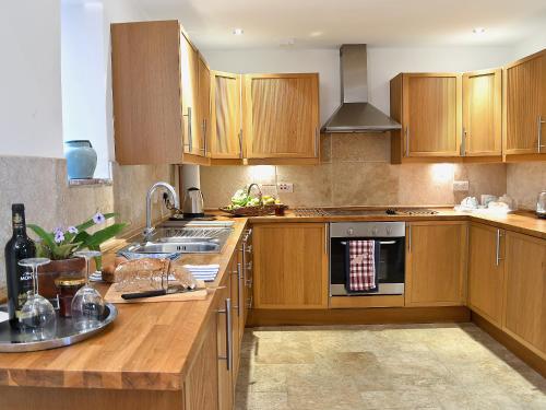 Dapur atau dapur kecil di Shaplands Barn