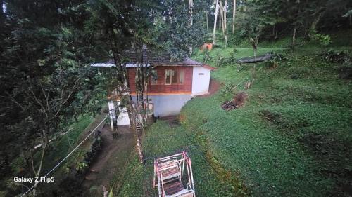 Alvaro Resort Bukit Angin外面的花园