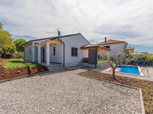 Villa in Novigrad with Private Pool and Beach