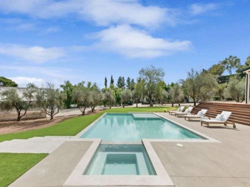 Afbeelding uit fotogalerij van Lechusa Estate in Solromar