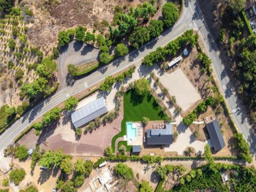 Afbeelding uit fotogalerij van Lechusa Estate in Solromar