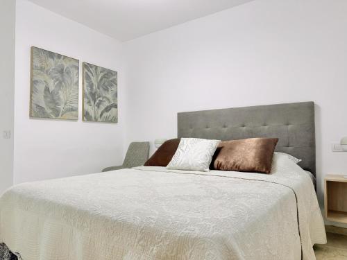 Playa Del Duque Beachside - Renovated 1Br Apartment Pd1