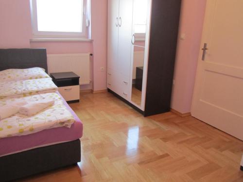 Apartment Domi Kvatric