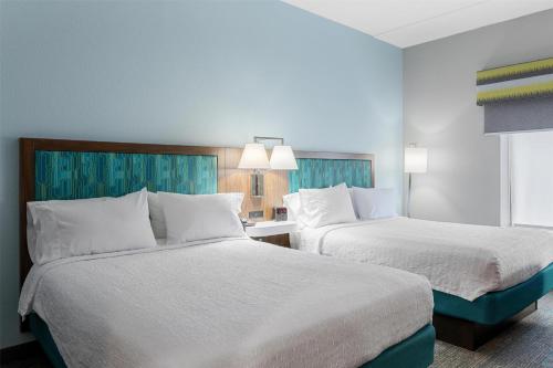 Hampton Inn Front Royalにあるベッド