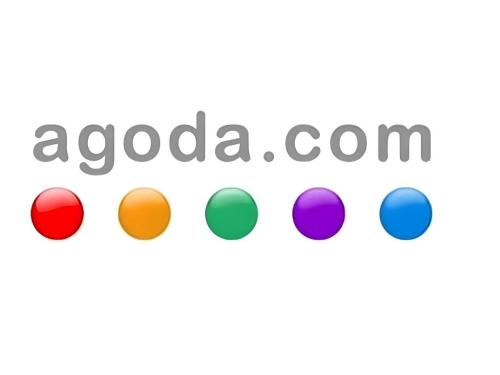 un groupe de balles colorées avec les mots ayoda com dans l'établissement Hotel Shimbashi Sambankan, à Tokyo