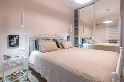 Modern Stay in Athens Center