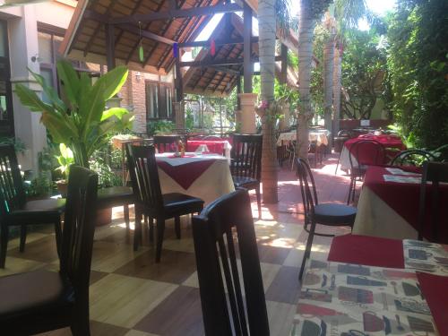 Ein Restaurant oder anderes Speiselokal in der Unterkunft Wannara Hotel Hua Hin 