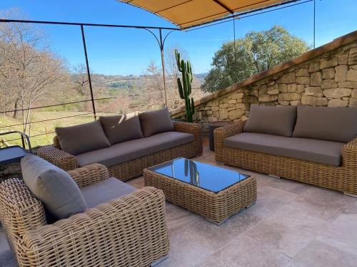 Ruang duduk di Bastide provençale à Murs, coeur du Lubéron