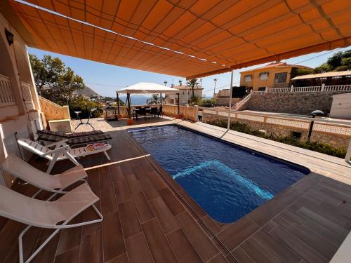 Villa with private pool, only 7 min to the beach