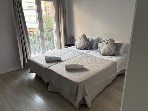 Apartamento nuevo, 3 dormitorios con terraza