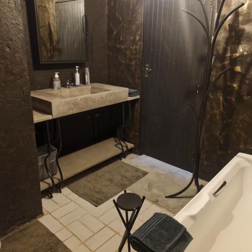 Un baño de The House On The Hill