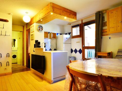 Charmant 2 pièces pour 5 pers. à 1 min. des pistes, balcon exposé Sud/Ouest, Wi-Fi et parking gratuit