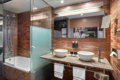 Bilik mandi di Melia Madrid Princesa