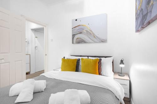 Ένα ή περισσότερα κρεβάτια σε δωμάτιο στο Modern 1 Bedroom Apartment in Gravesend