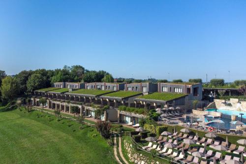 an aerial view of a resort with a pool at Le Ali Del Frassino in Peschiera del Garda